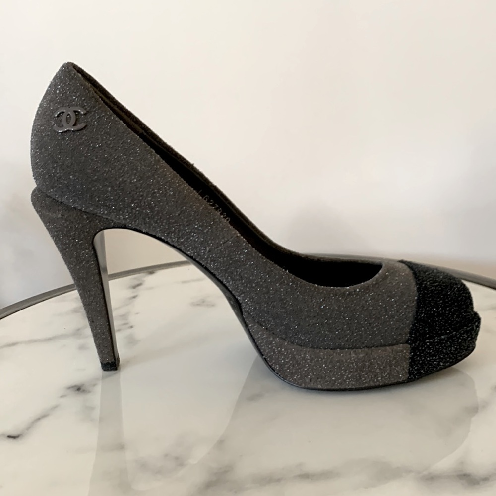 Chanel Grey and Black Textured Pumps Heels 37